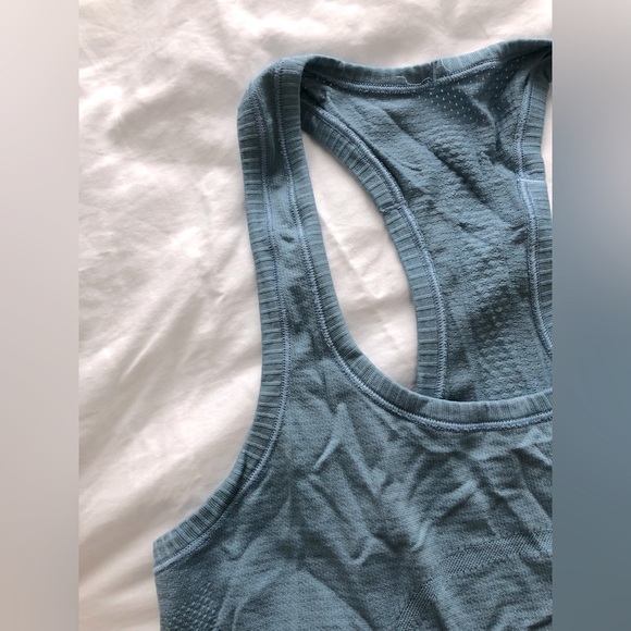Lululemon tank in blue. - Picture 3 of 3